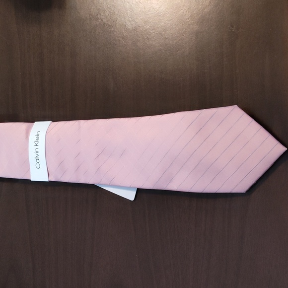 Calvin Klein Pink Tie NWT - Picture 2 of 4